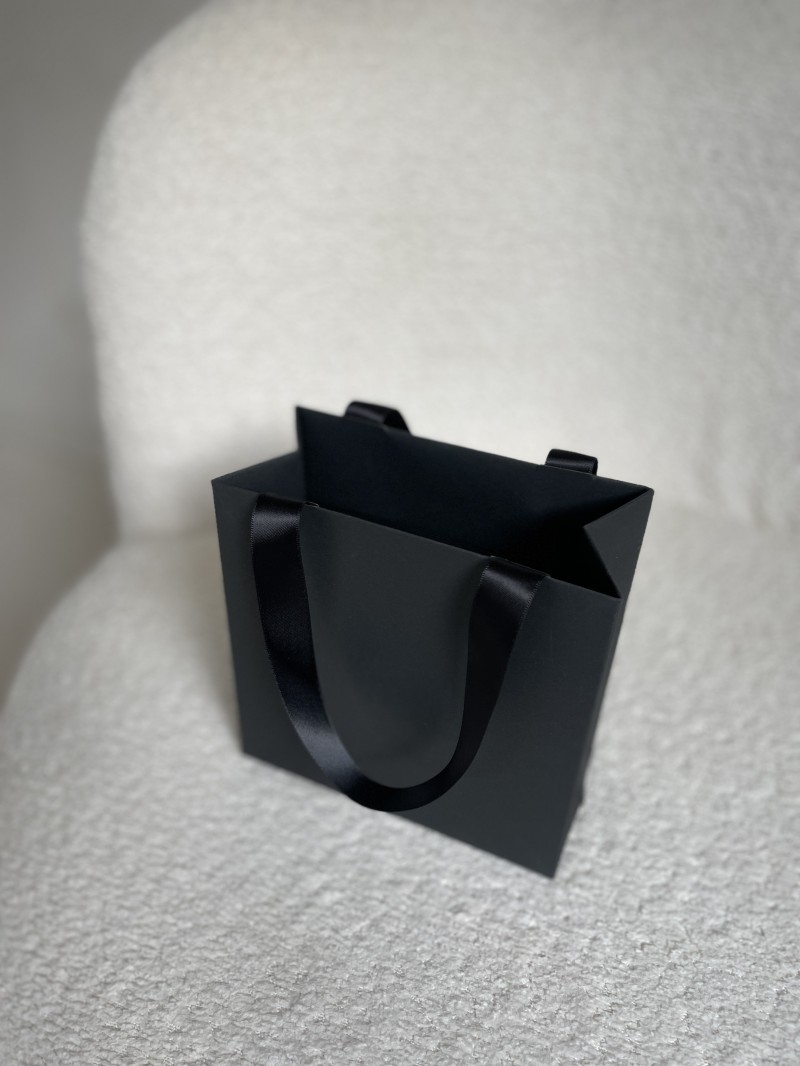 Luxus-Papiertüte Schwarz – schwarze Henkel – XS (16 x 8 x 16 cm)