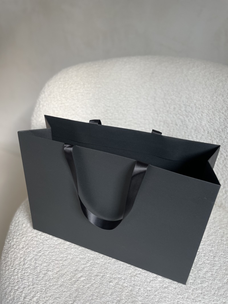 Luxus-Papiertüte Schwarz – schwarze Henkel – M (35 x 12 x 25 cm)