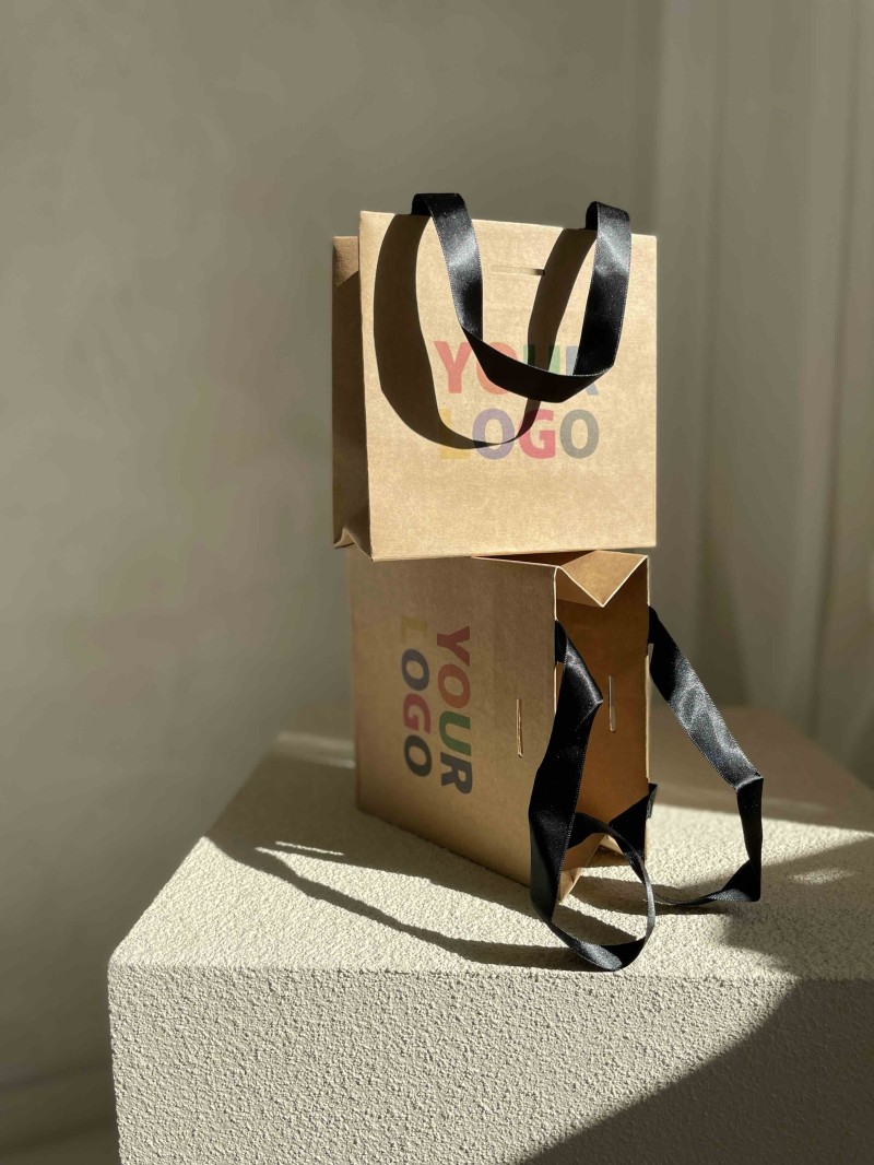 Luxus-Papiertüte Kraft – schwarze Henkel – XS (16 x 8 x 16 cm)