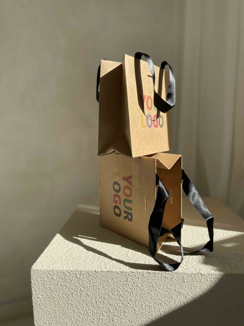 Luxus-Papiertüte Kraft – schwarze Henkel – XS (16 x 8 x 16 cm)