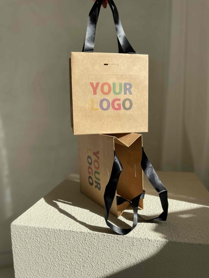 Luxus-Papiertüte Kraft – schwarze Henkel – XS (16 x 8 x 16 cm)