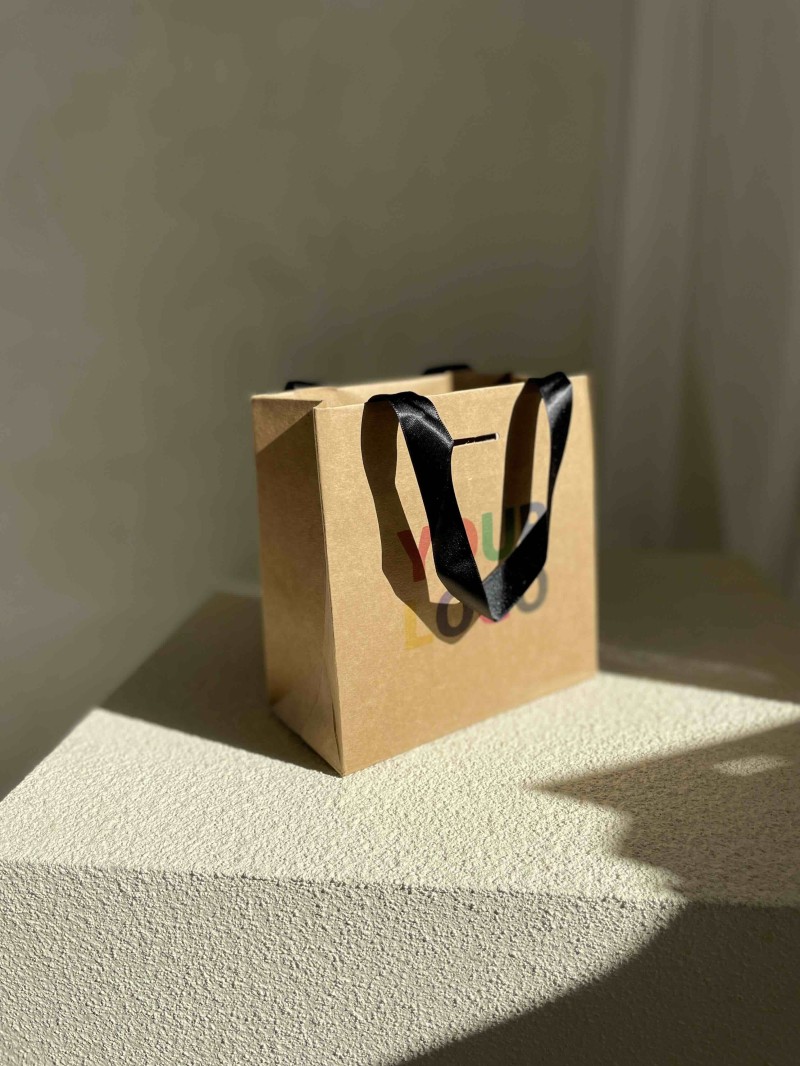 Luxus-Papiertüte Kraft – schwarze Henkel – XS (16 x 8 x 16 cm)