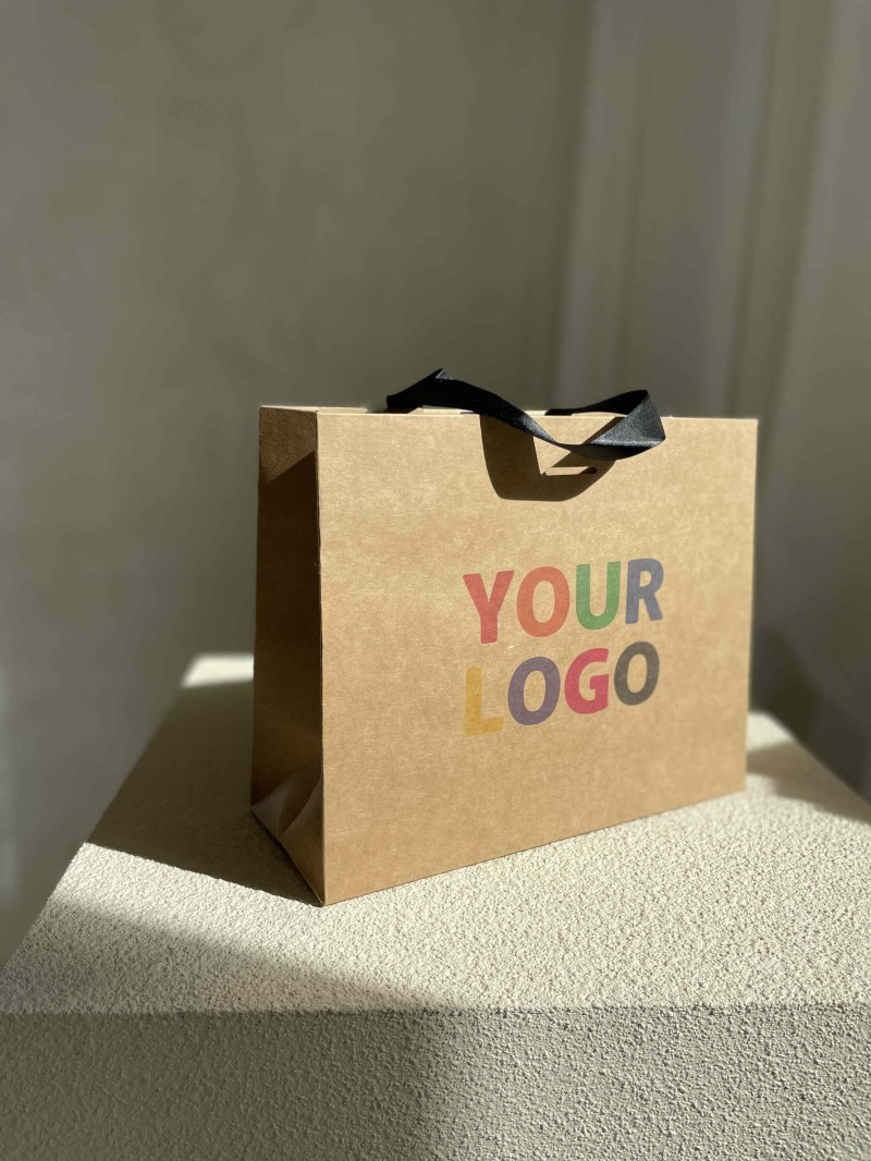 Luxus-Papiertüte Kraft – schwarze Henkel – S (25 x 10 x 20 cm)