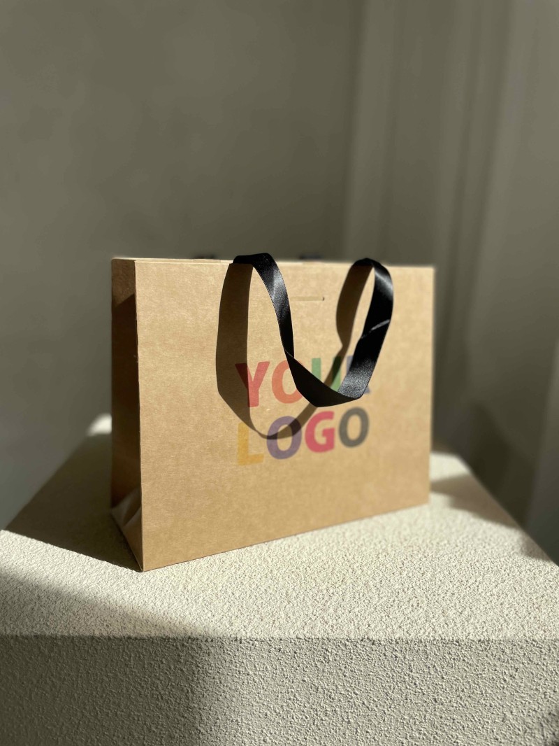 Luxus-Papiertüte Kraft – schwarze Henkel – S (25 x 10 x 20 cm)
