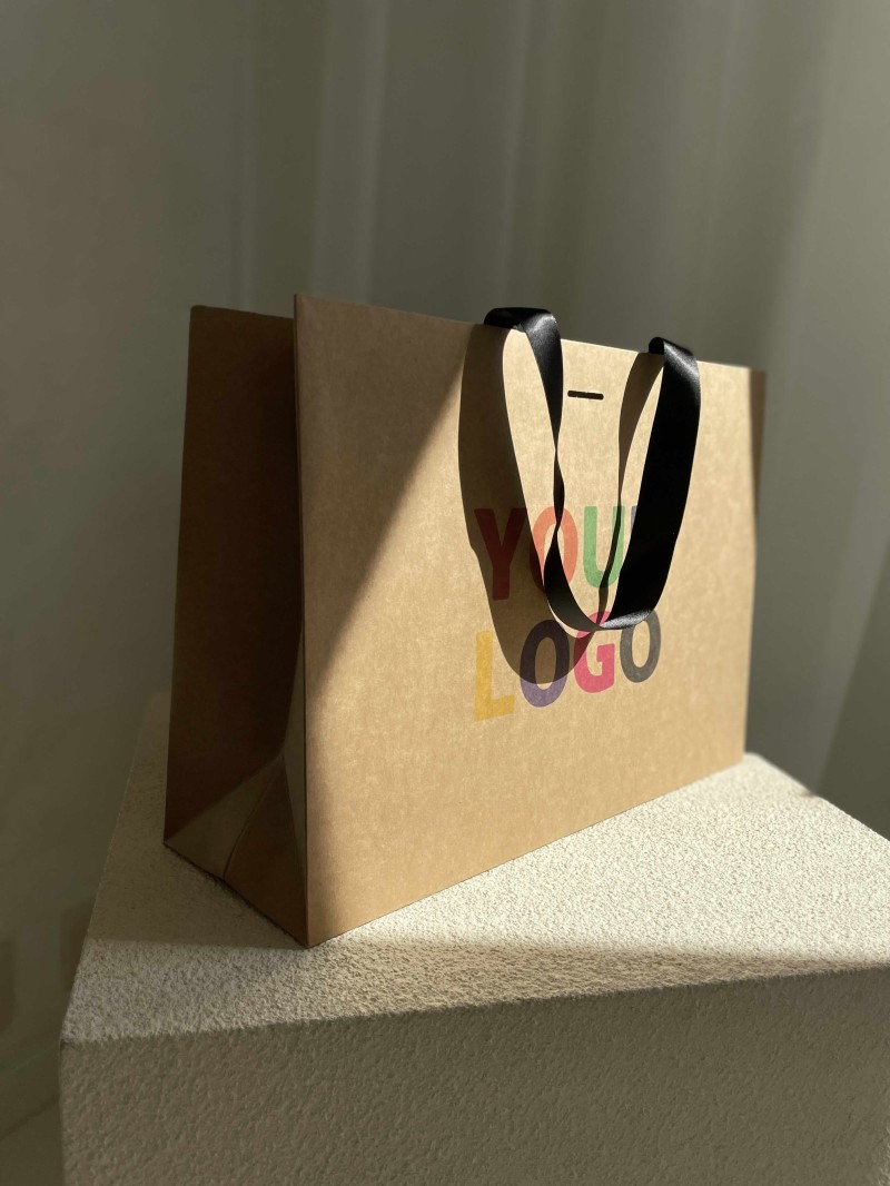 Luxus-Papiertüte Kraft – schwarze Henkel – M (35 x 12 x 25 cm)