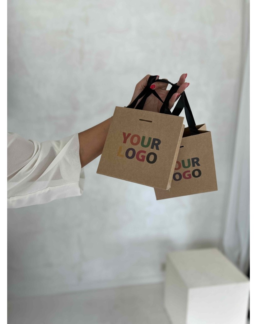Bolsa de papel de lujo kraft – asas negras – XS (16 x 8 x 16 cm)