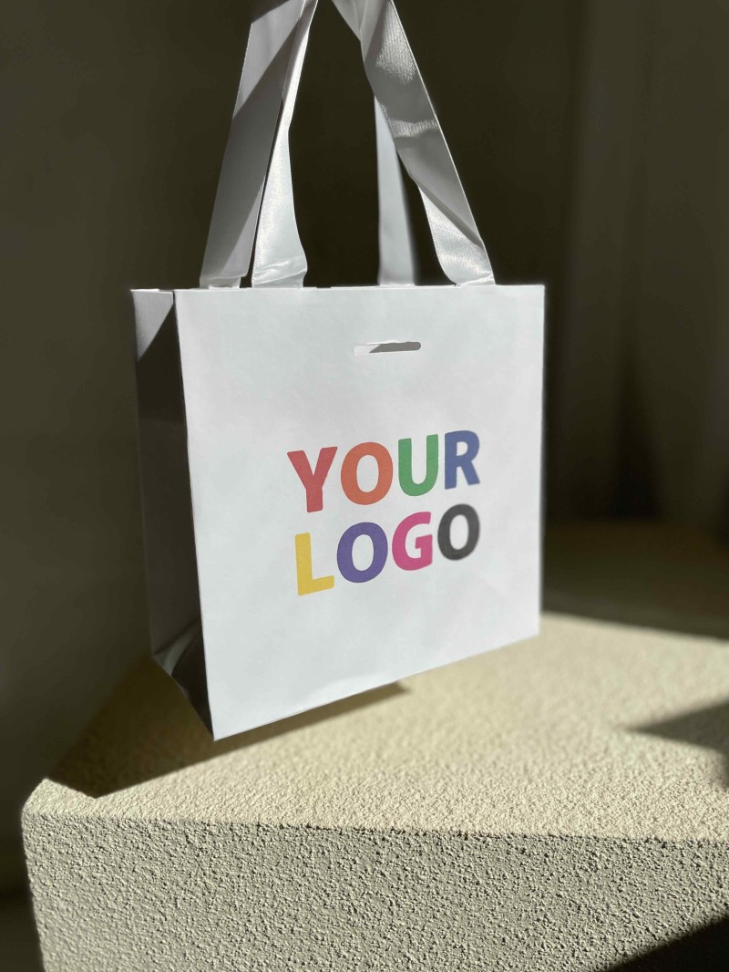 Luxus-Papiertüte Weiß – weiße Kordelhenkel – XS (16 x 8 x 16 cm)