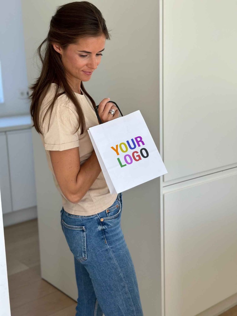 Weiße Papiertüten mit schwarzen Kordelgriffen – Weiß – S (18x8x22,5 cm)