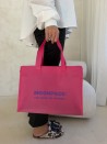 Sac non tissé personnalisé avec fermeture éclair – modèle Amsterdam Fuchsia M (35x12x25cm)