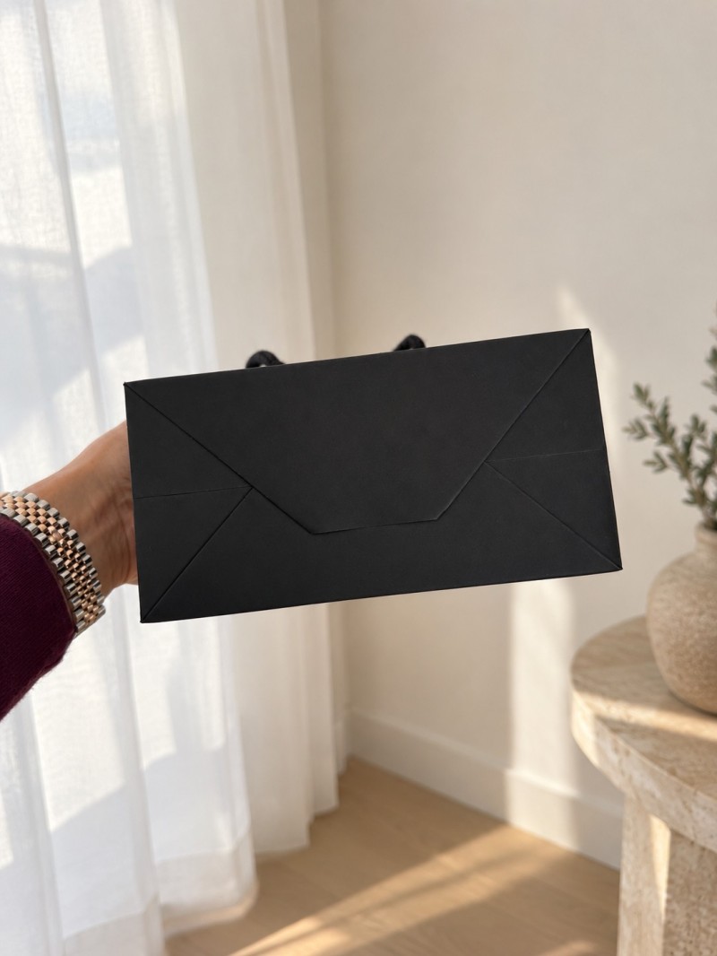 Schwarze Luxuspapiertüte mit Kordelgriffen – Größe XS (16×8×16 cm)