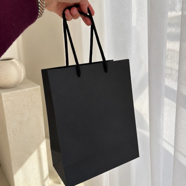 Schwarze Luxuspapiertüte mit Kordelgriffen – Größe S (20×10×25 cm)