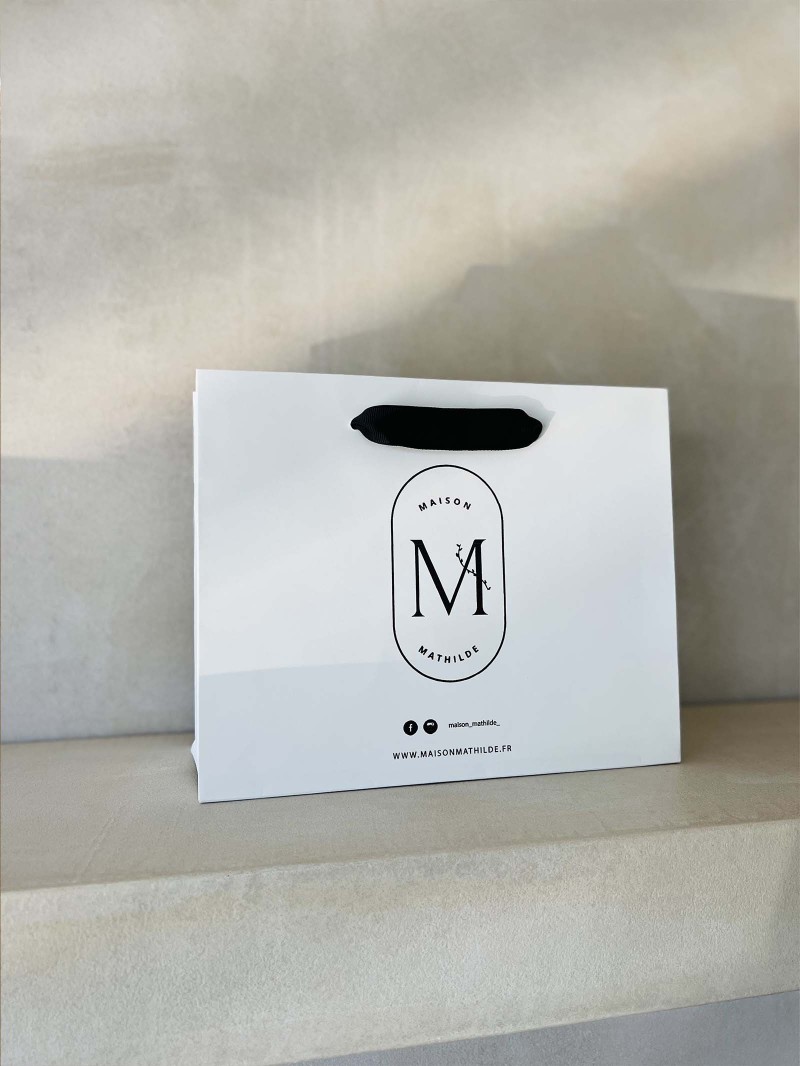 Weiße Luxuspapiertüte – Größe M (35×12×25 cm)