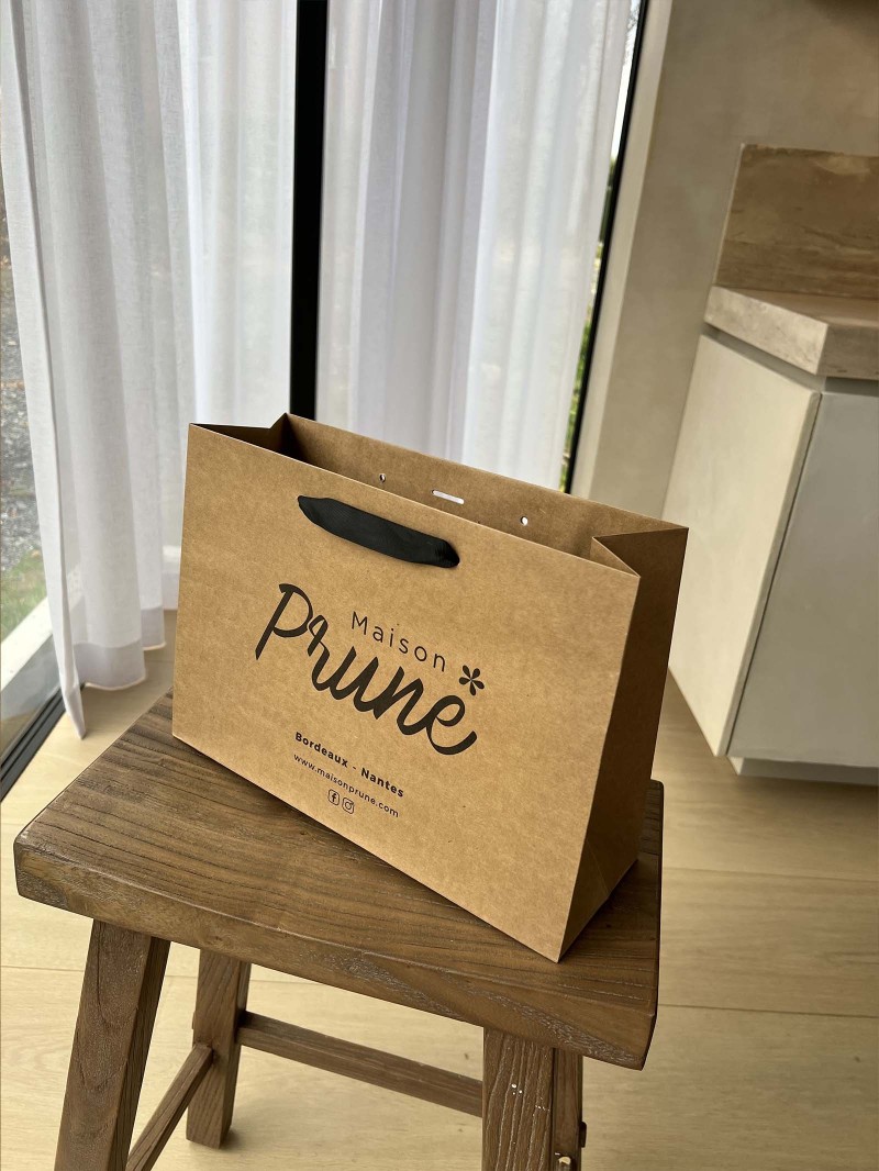 Braune Luxuspapiertüte – Größe M (35×12×25 cm)