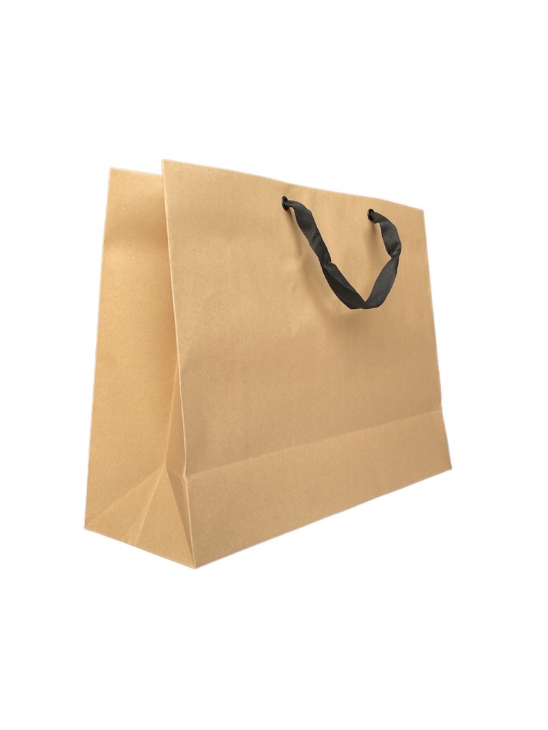 Braune Papiertüte mit schwarzen Satinbändern