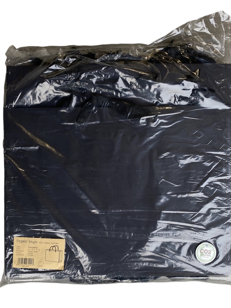 Schwarze Papiertüte mit schwarzen Satinbändern