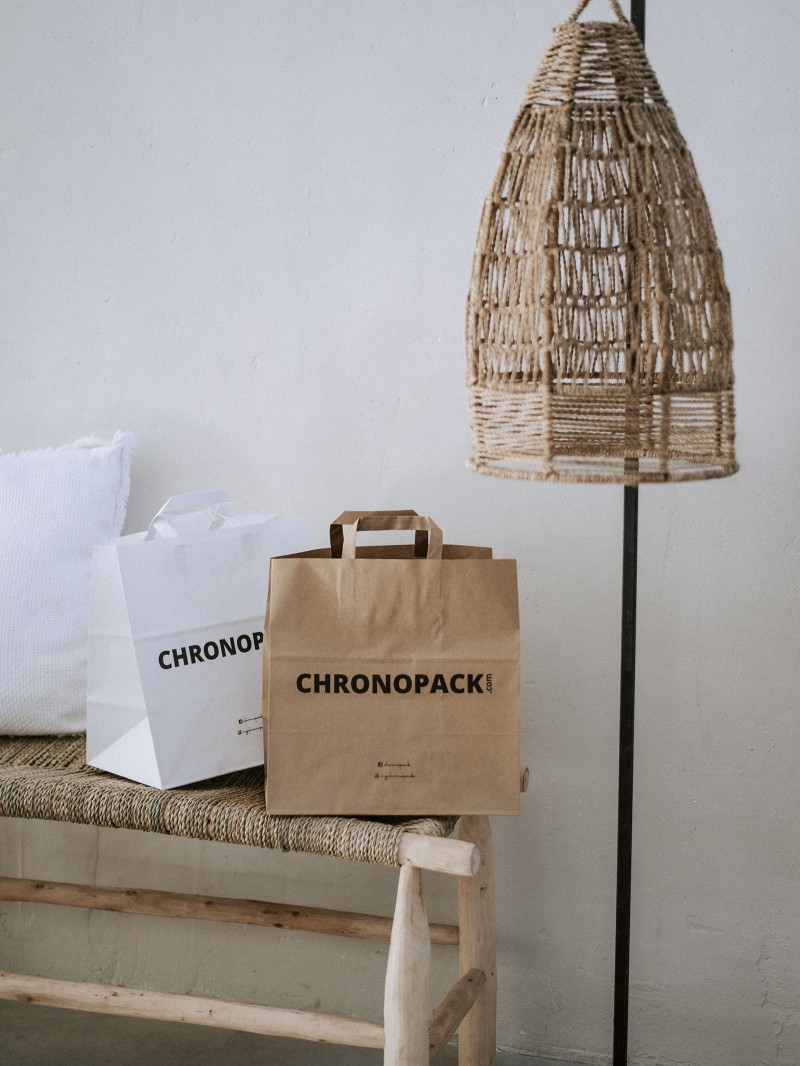 Braune Papiertüten mit Flachgriffen – Snack/Takeaway-Format (32×21×33 cm)