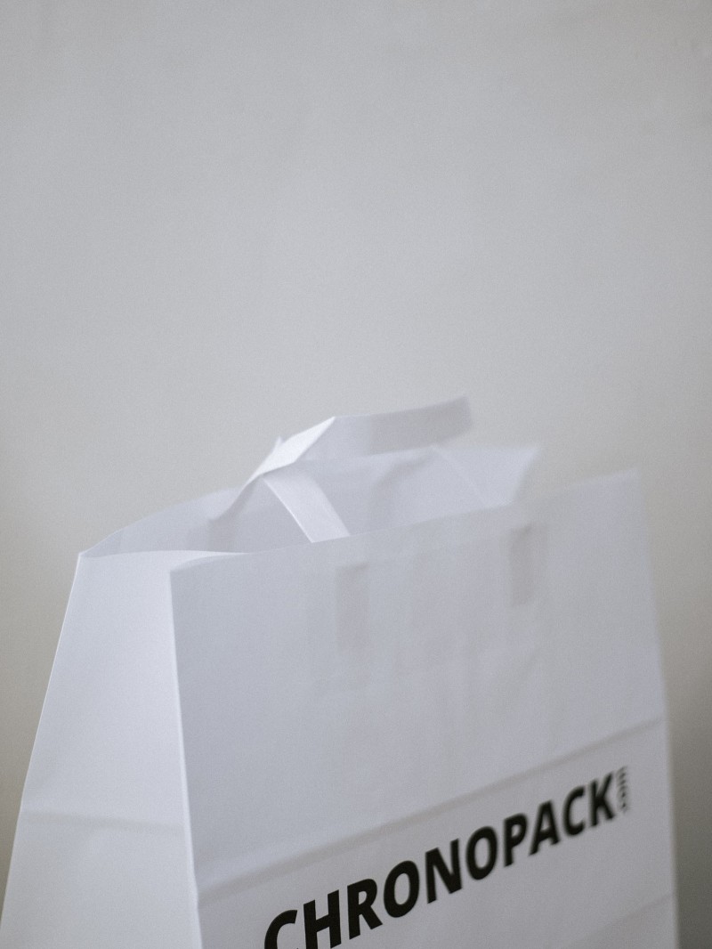 Weiße Papiertüten mit Flachgriffen – Snack/Takeaway-Format (32×21×33 cm)