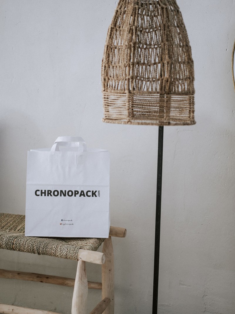 Weiße Papiertüten mit Flachgriffen – Snack/Takeaway-Format (32×21×33 cm)