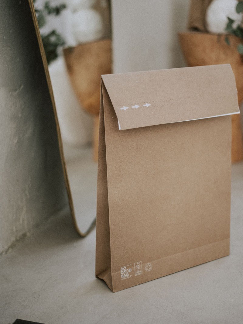 ONSCHEURBARE MAILERBAG - KRAFT M (32X8X43CM)