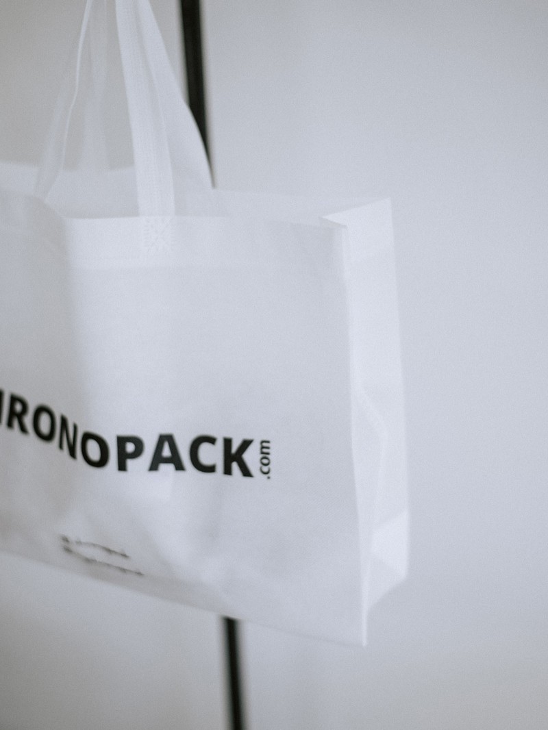 Sac tissu blanc personnalisé pas cher et respectueux de l'environnement