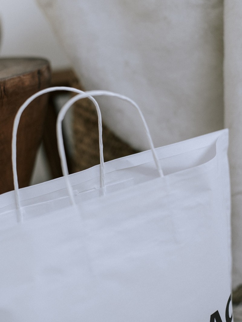 Weiße Papiertüten im Querformat – Größe L (60×16×45 cm)