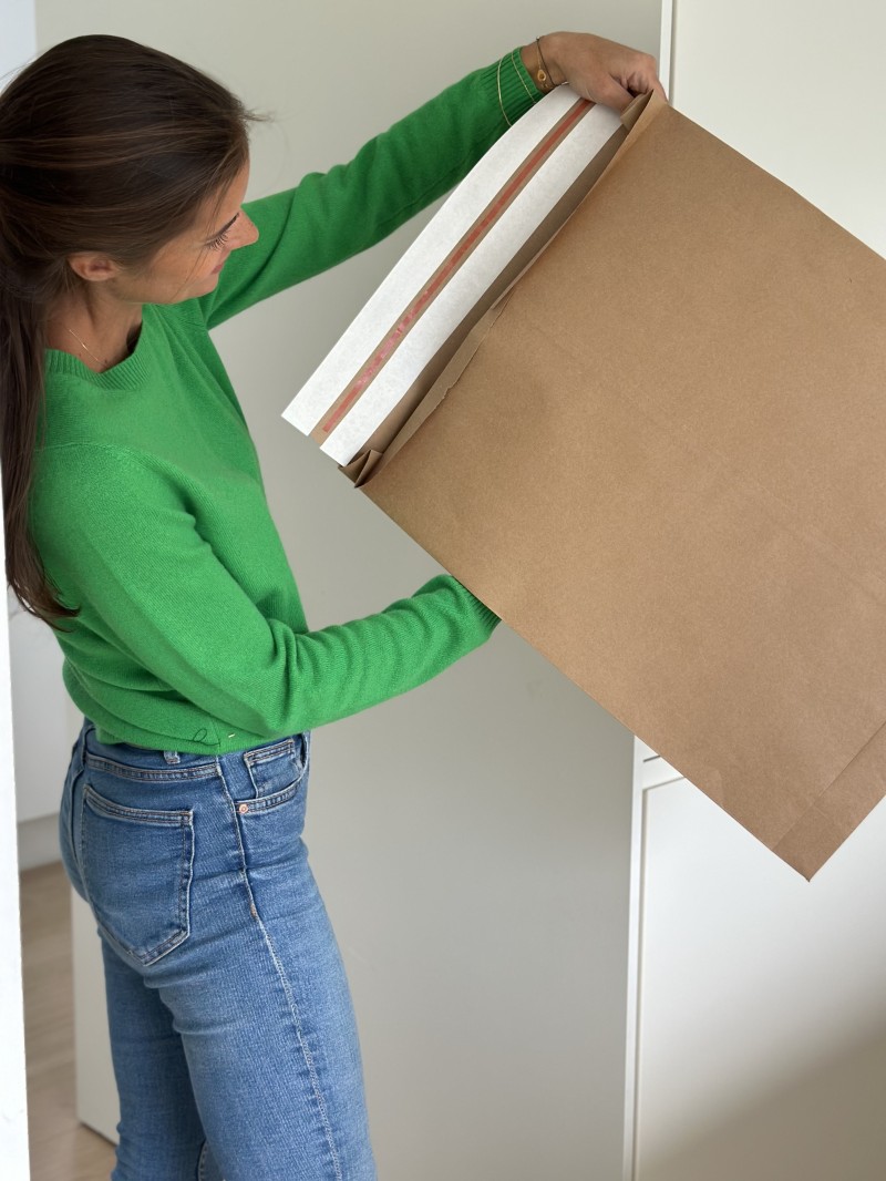 Individuell bedruckbare, reißfeste Kraftpapier-Versandtasche mit Bodenfalte und Klebestreifen – Größe L