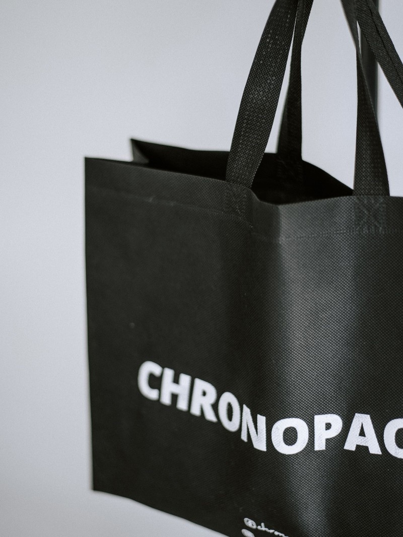 Sac tissu noir personnalisé pas cher et respectueux de l'environnement