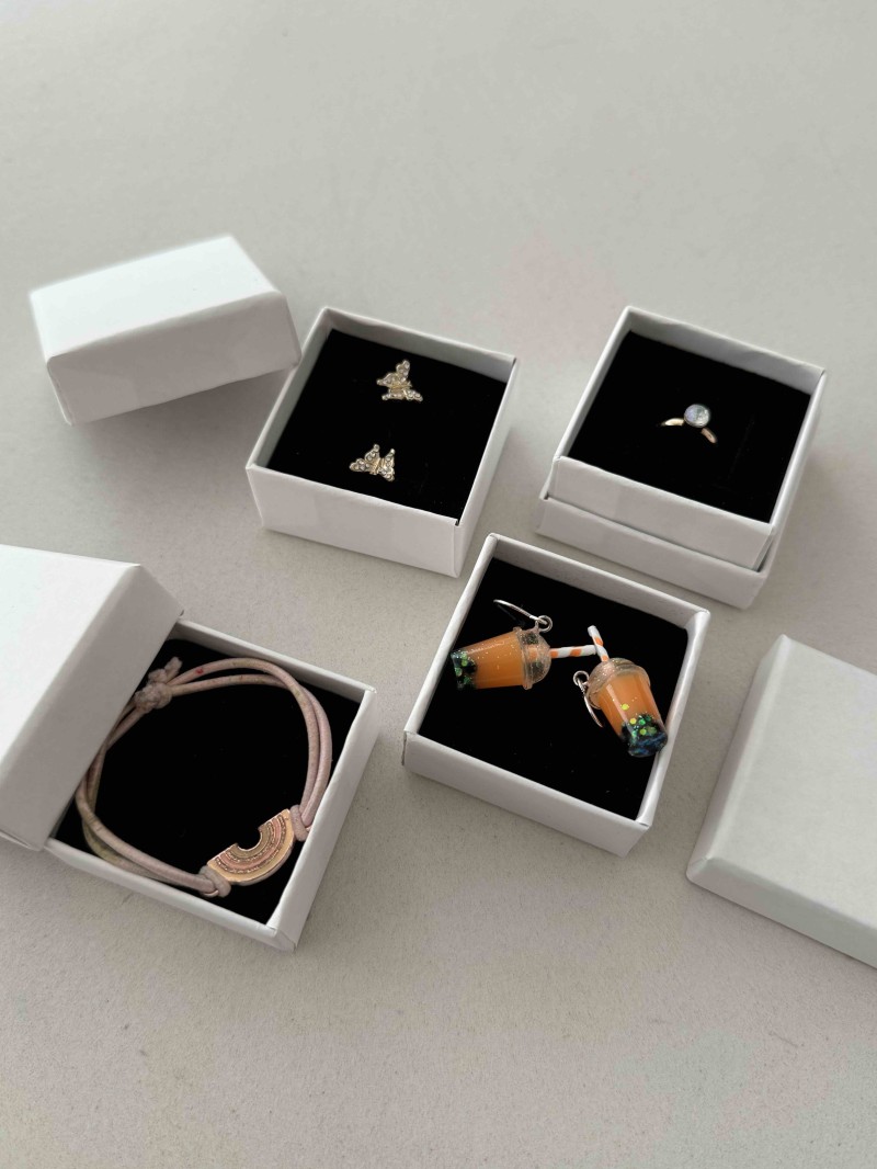 Juwelendoosje – Ringen of oorbellen – Wit