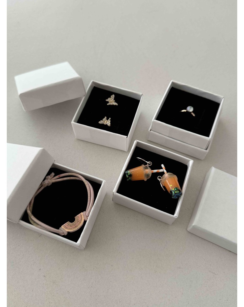 Juwelendoosje – Ringen of oorbellen – Wit