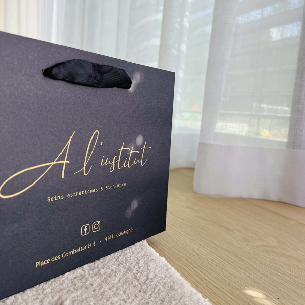 Luxury Paper Bag – Black – XS (16x8x16 cm)