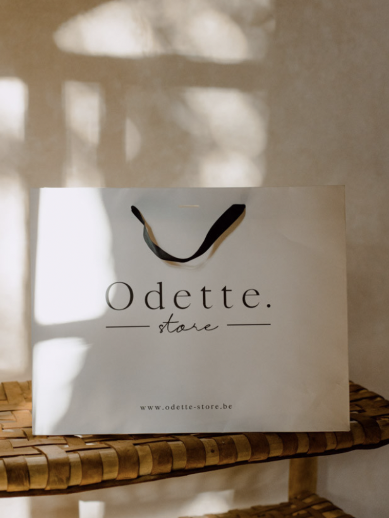 Weiße Luxuspapiertüte – Größe M (35×12×25 cm)