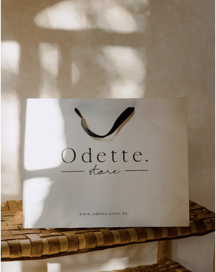 Weiße Luxuspapiertüte – Größe M (35×12×25 cm)